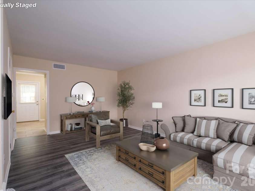 6810 Farmingdale Drive, Charlotte, NC 28212.  MLS# CAR4407486, YatesRealty ID 35144. 