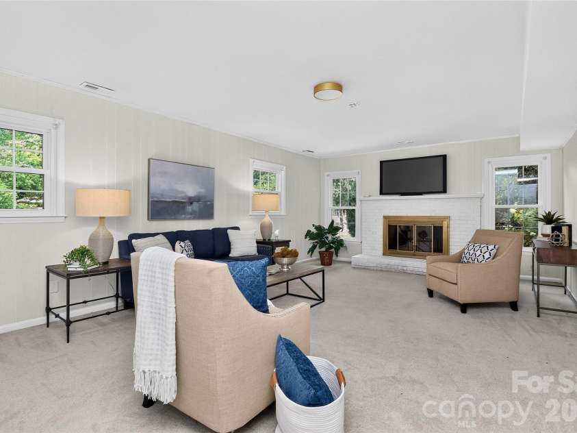6725 Windyrush Road, Charlotte, NC 28226.  MLS# CAR4395137, YatesRealty ID 35145. 