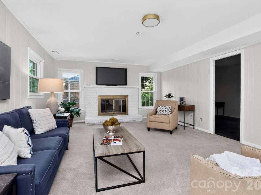 6725 Windyrush Road, Charlotte, NC 28226.  MLS# CAR4395137, YatesRealty ID 35145. 