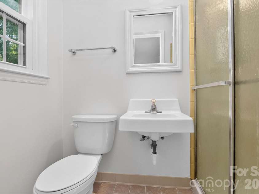6725 Windyrush Road, Charlotte, NC 28226.  MLS# CAR4395137, YatesRealty ID 35145. 