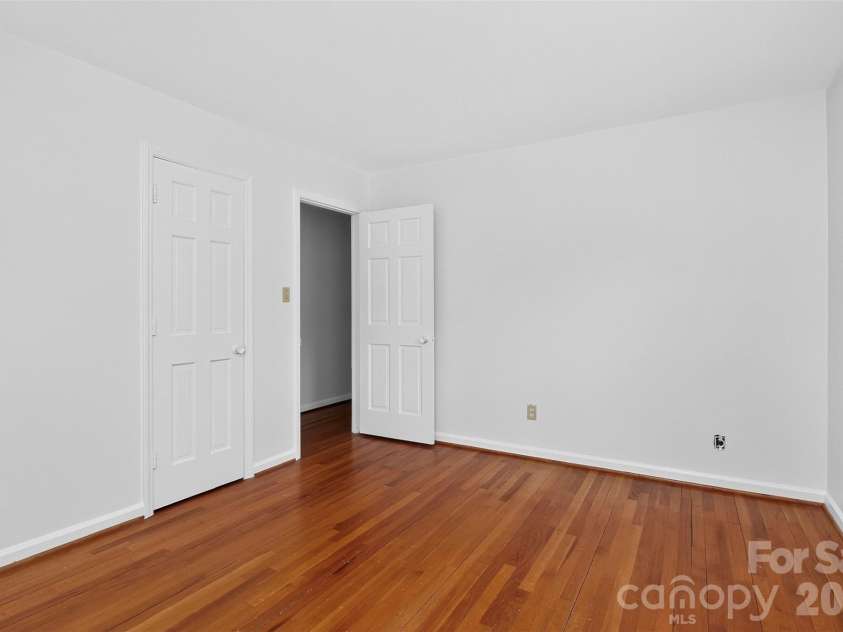 6725 Windyrush Road, Charlotte, NC 28226.  MLS# CAR4395137, YatesRealty ID 35145. 
