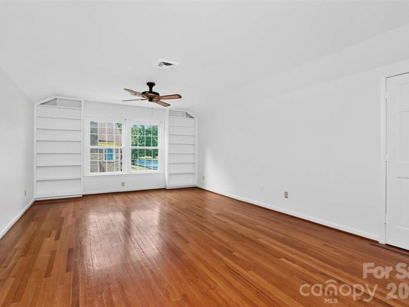 6725 Windyrush Road, Charlotte, NC 28226.  MLS# CAR4395137, YatesRealty ID 35145. 