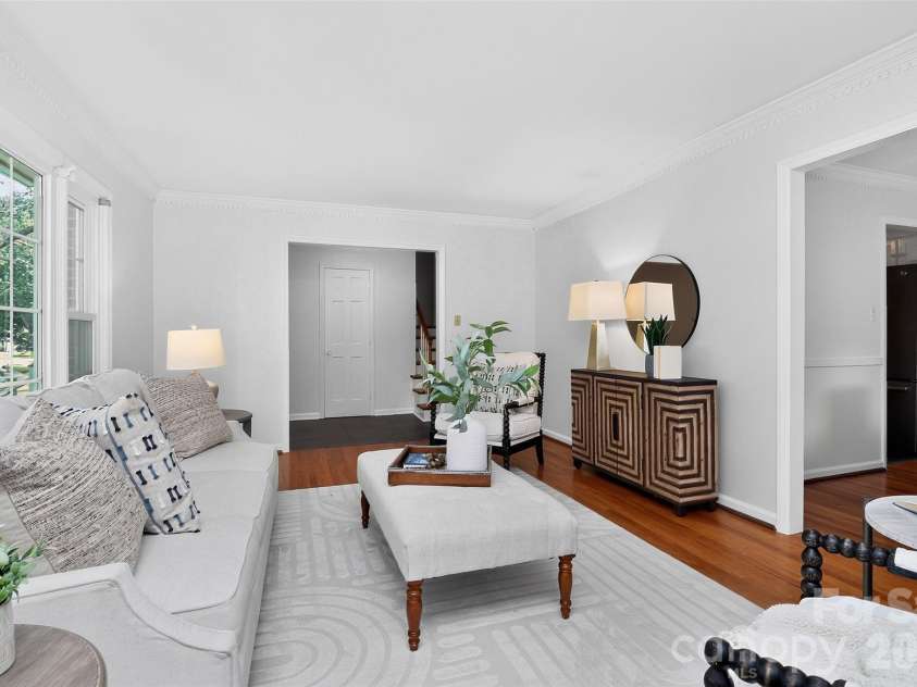 6725 Windyrush Road, Charlotte, NC 28226.  MLS# CAR4395137, YatesRealty ID 35145. 