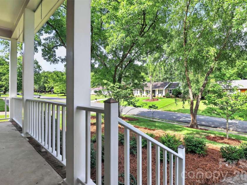 6725 Windyrush Road, Charlotte, NC 28226.  MLS# CAR4395137, YatesRealty ID 35145. 