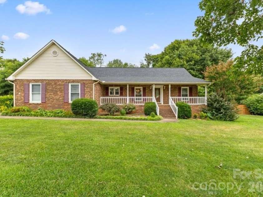 105 Spurgen Drive, Kings Mountain, NC 28086.  MLS# CAR4392001, YatesRealty ID 35146. 