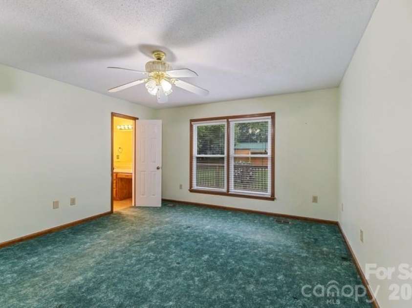 105 Spurgen Drive, Kings Mountain, NC 28086.  MLS# CAR4392001, YatesRealty ID 35146. 