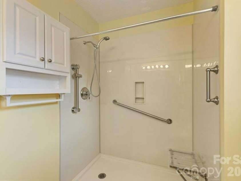 105 Spurgen Drive, Kings Mountain, NC 28086.  MLS# CAR4392001, YatesRealty ID 35146. 