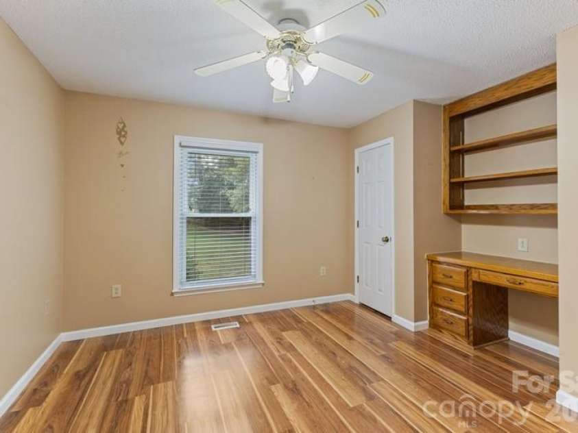 105 Spurgen Drive, Kings Mountain, NC 28086.  MLS# CAR4392001, YatesRealty ID 35146. 