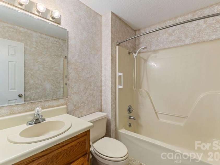 105 Spurgen Drive, Kings Mountain, NC 28086.  MLS# CAR4392001, YatesRealty ID 35146. 