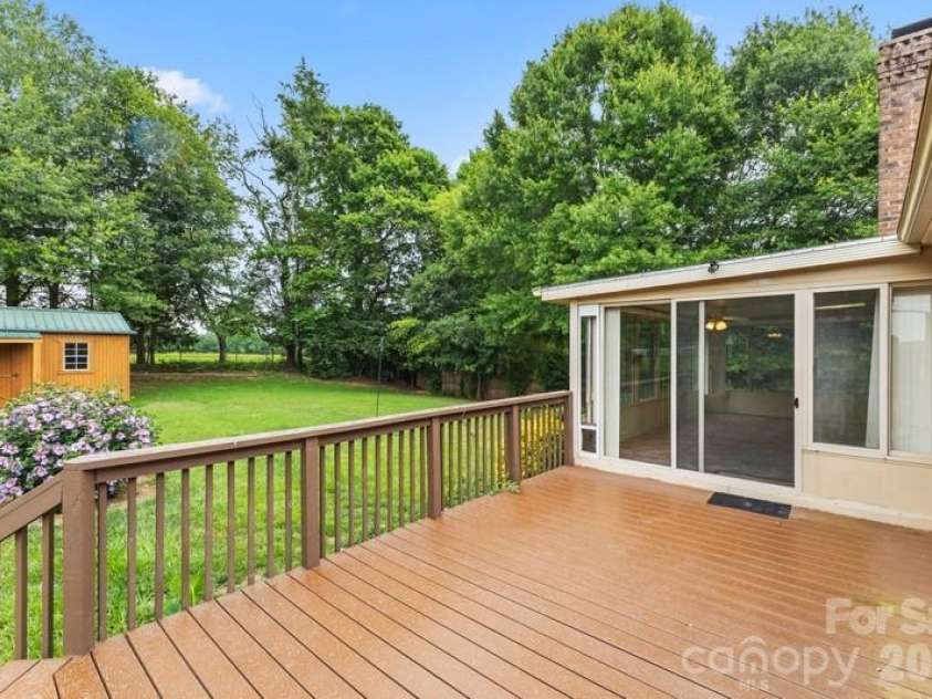 105 Spurgen Drive, Kings Mountain, NC 28086.  MLS# CAR4392001, YatesRealty ID 35146. 