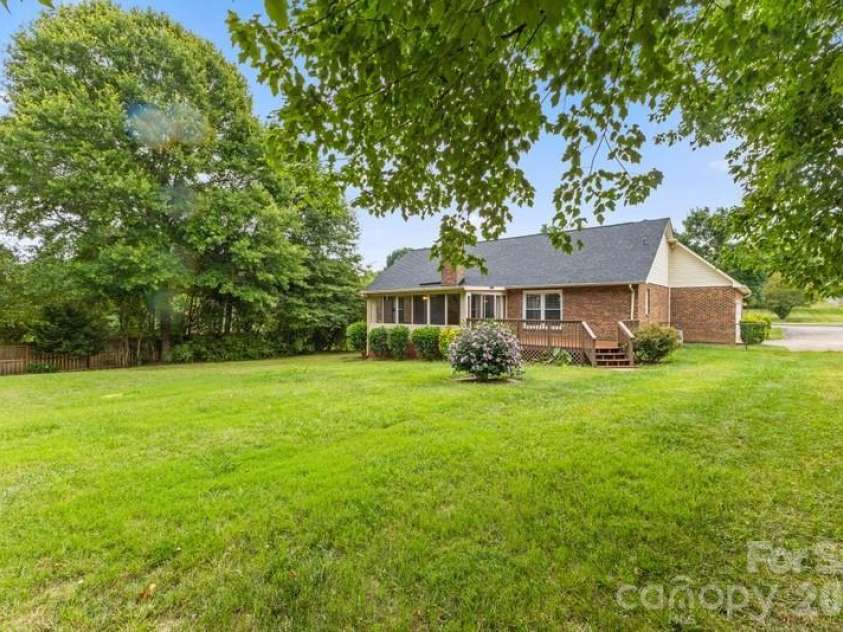 105 Spurgen Drive, Kings Mountain, NC 28086.  MLS# CAR4392001, YatesRealty ID 35146. 
