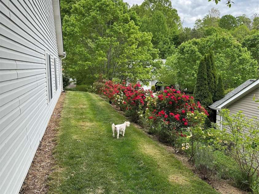 32 Stonebridge Drive, Asheville, NC 28805.  MLS# CAR4255755, YatesRealty ID 35146. 