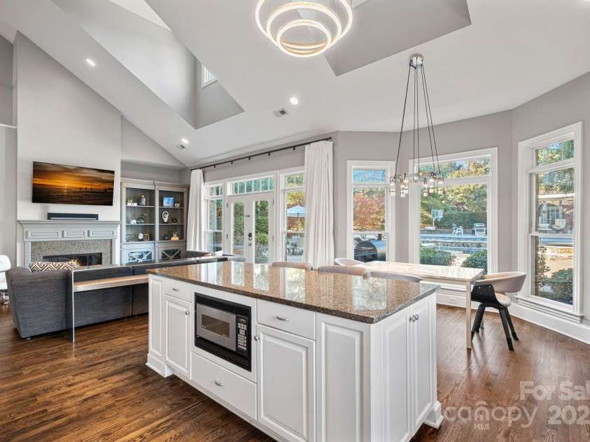 18823 Peninsula Cove Lane, Cornelius, NC 28031.  MLS# CAR4255318, YatesRealty ID 35147. 