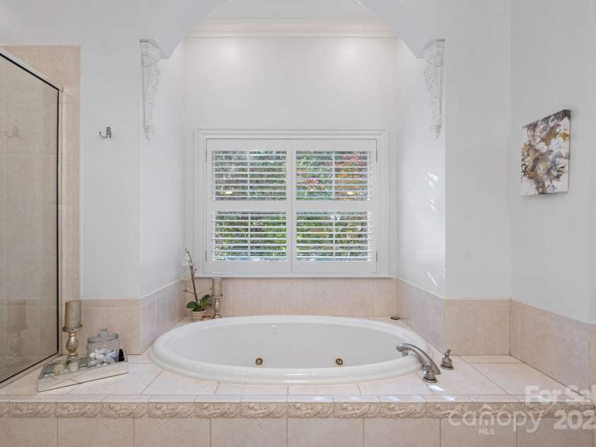 18823 Peninsula Cove Lane, Cornelius, NC 28031.  MLS# CAR4255318, YatesRealty ID 35147. 