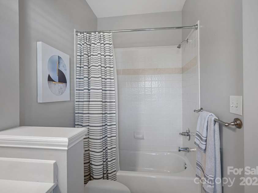 18823 Peninsula Cove Lane, Cornelius, NC 28031.  MLS# CAR4255318, YatesRealty ID 35147. 