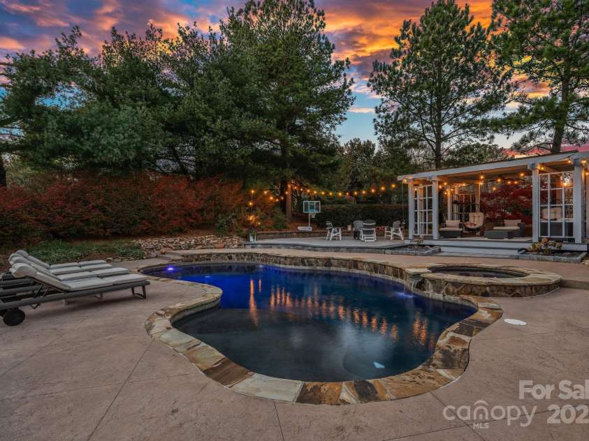 18823 Peninsula Cove Lane, Cornelius, NC 28031.  MLS# CAR4255318, YatesRealty ID 35147. 