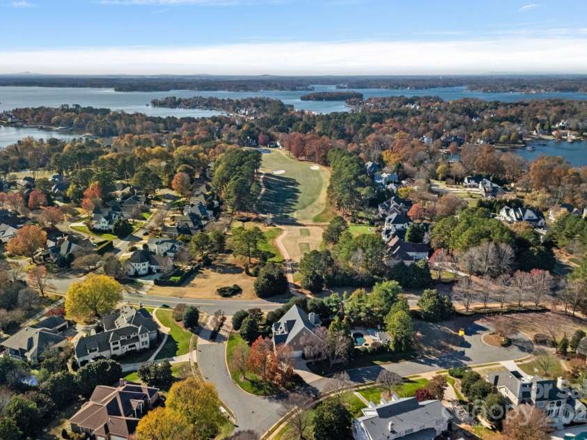 18823 Peninsula Cove Lane, Cornelius, NC 28031.  MLS# CAR4255318, YatesRealty ID 35147. 