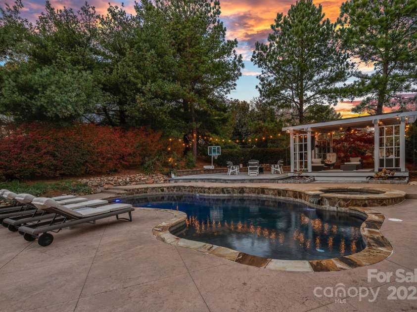 18823 Peninsula Cove Lane, Cornelius, NC 28031.  MLS# CAR4255318, YatesRealty ID 35147. 