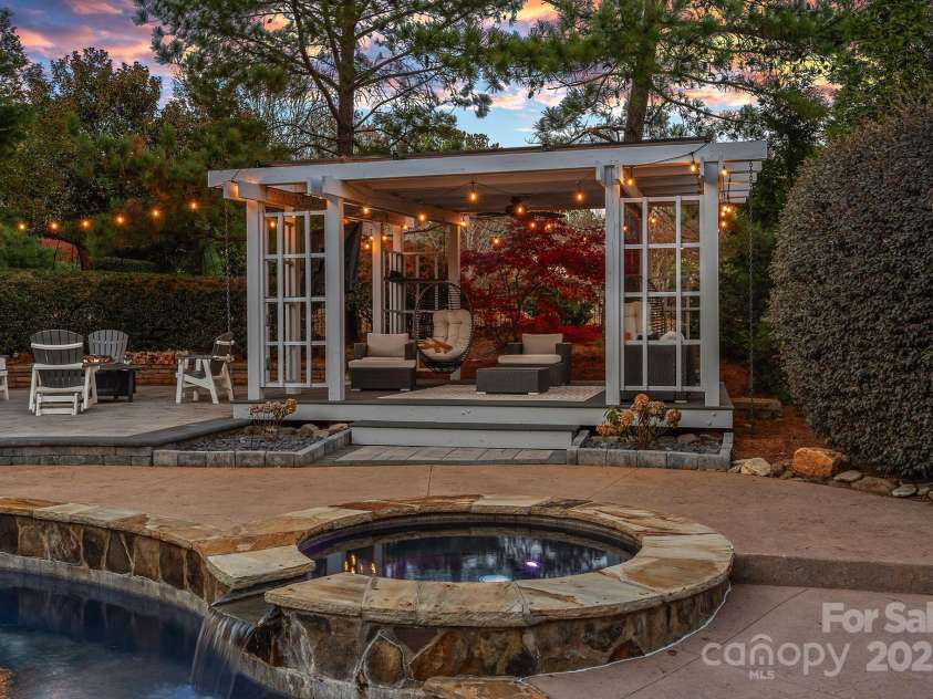 18823 Peninsula Cove Lane, Cornelius, NC 28031.  MLS# CAR4255318, YatesRealty ID 35147. 