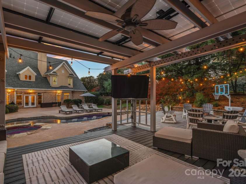 18823 Peninsula Cove Lane, Cornelius, NC 28031.  MLS# CAR4255318, YatesRealty ID 35147. 