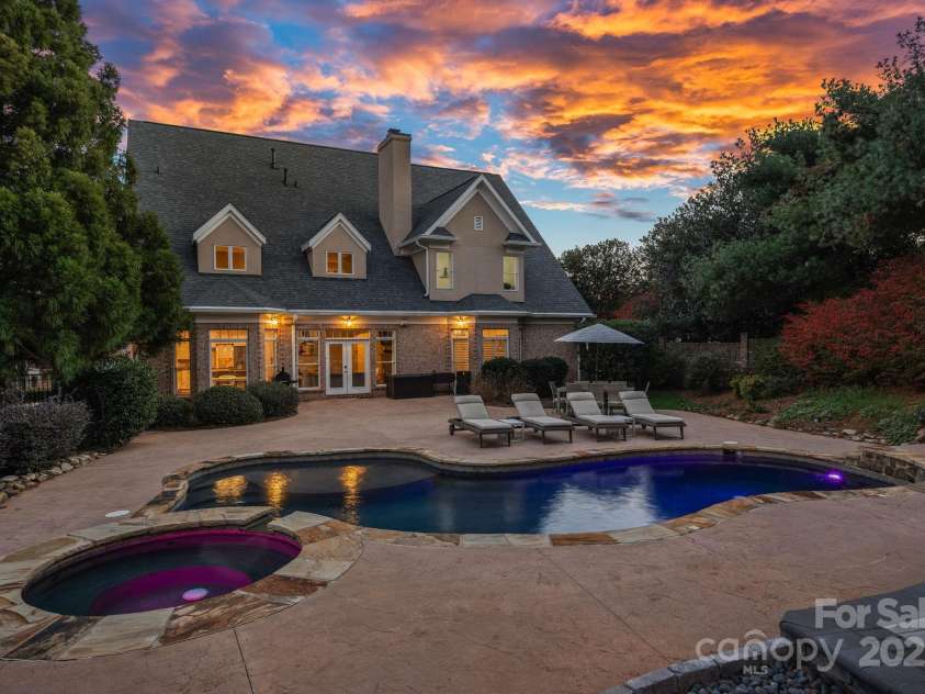 18823 Peninsula Cove Lane, Cornelius, NC 28031.  MLS# CAR4255318, YatesRealty ID 35147. 