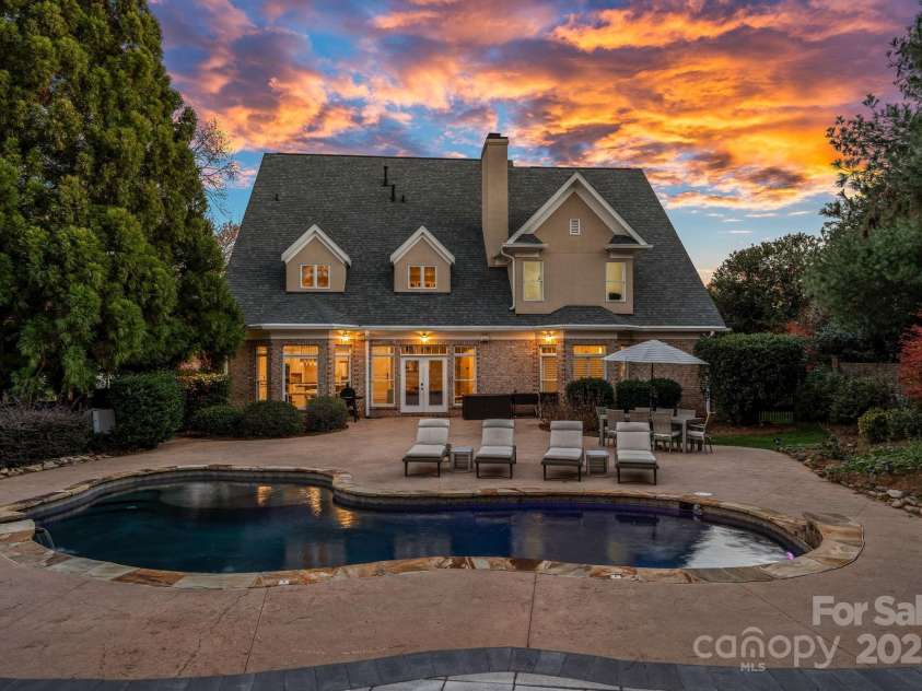 18823 Peninsula Cove Lane, Cornelius, NC 28031.  MLS# CAR4255318, YatesRealty ID 35147. 