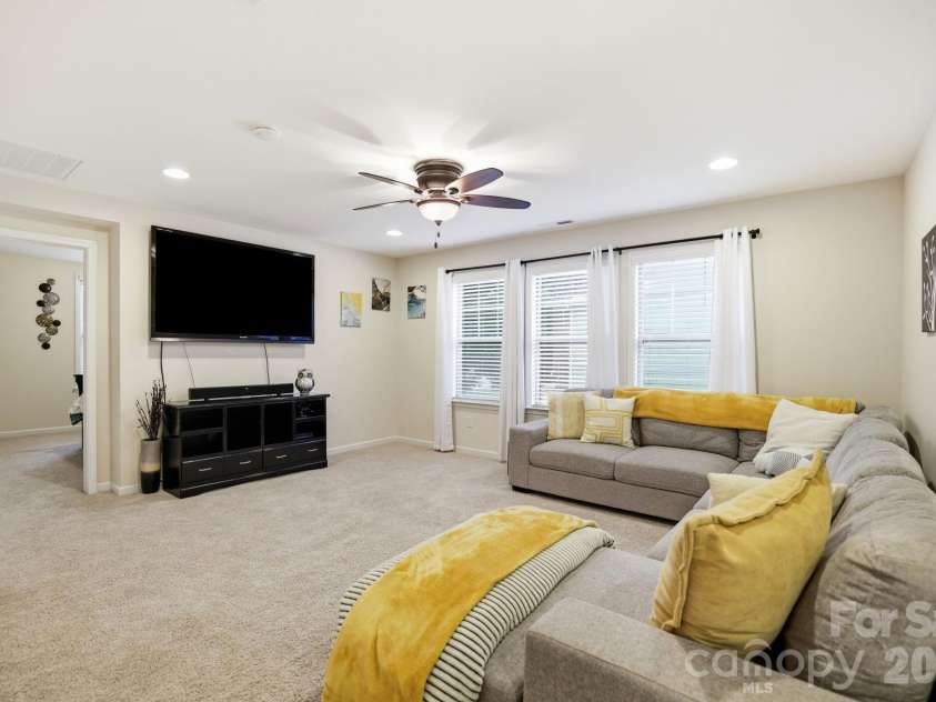 18500 Studman Branch Avenue, Charlotte, NC 28278.  MLS# CAR4396796, YatesRealty ID 35148. 