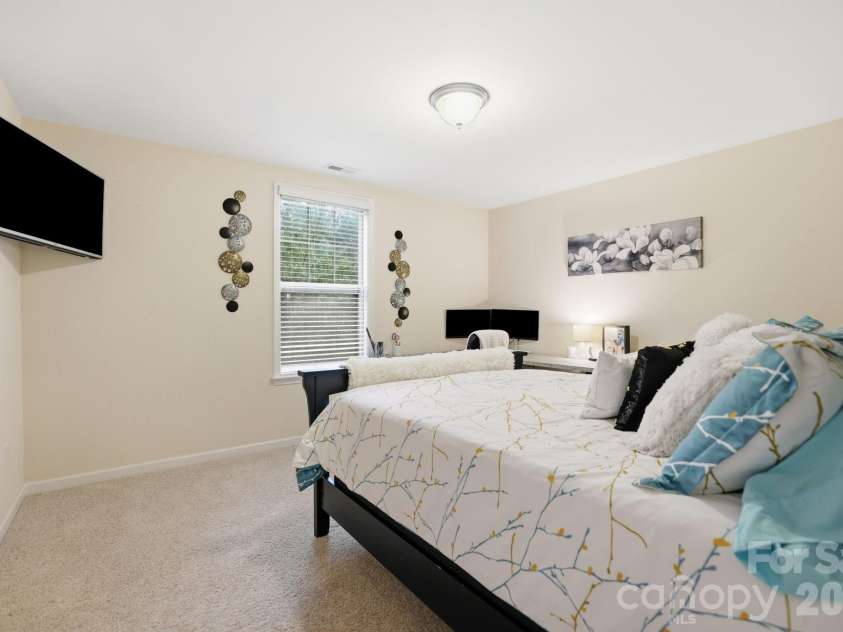 18500 Studman Branch Avenue, Charlotte, NC 28278.  MLS# CAR4396796, YatesRealty ID 35148. 