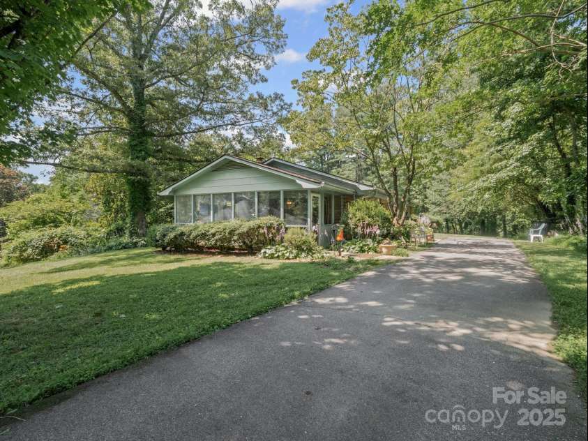 1 Whitehall Lane, Hendersonville, NC 28739.  MLS# CAR4274945, YatesRealty ID 35149. 