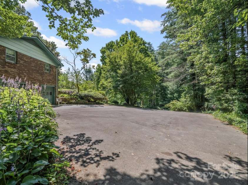 1 Whitehall Lane, Hendersonville, NC 28739.  MLS# CAR4274945, YatesRealty ID 35149. 
