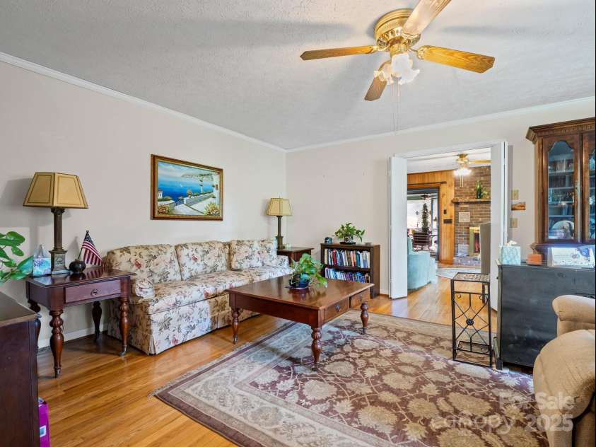 1 Whitehall Lane, Hendersonville, NC 28739.  MLS# CAR4274945, YatesRealty ID 35149. 