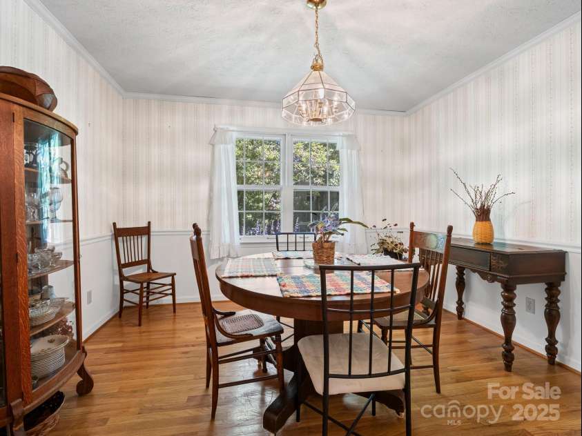1 Whitehall Lane, Hendersonville, NC 28739.  MLS# CAR4274945, YatesRealty ID 35149. 