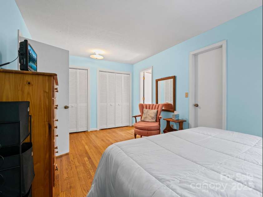 1 Whitehall Lane, Hendersonville, NC 28739.  MLS# CAR4274945, YatesRealty ID 35149. 
