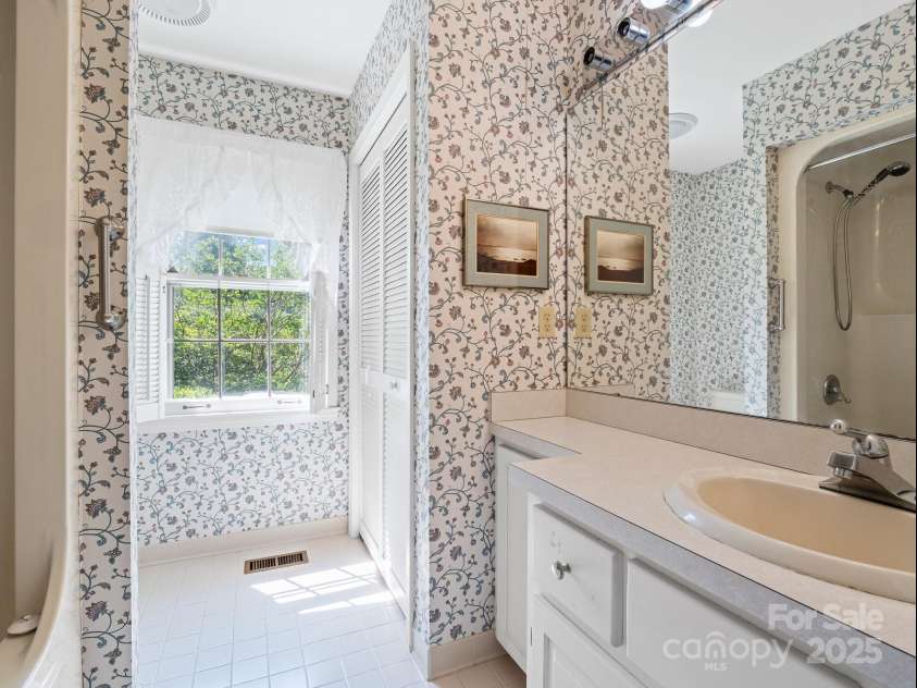 1 Whitehall Lane, Hendersonville, NC 28739.  MLS# CAR4274945, YatesRealty ID 35149. 