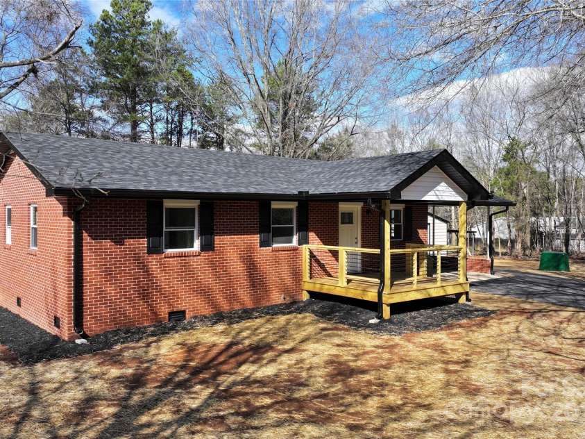 303 Patterson Farm Road, Mooresville, NC 28115.  MLS# CAR4219086, YatesRealty ID 3515. 