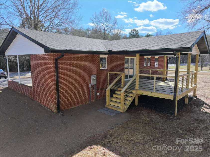 303 Patterson Farm Road, Mooresville, NC 28115.  MLS# CAR4219086, YatesRealty ID 3515. 