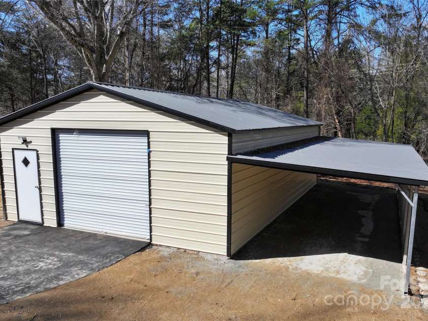 303 Patterson Farm Road, Mooresville, NC 28115.  MLS# CAR4219086, YatesRealty ID 3515. 
