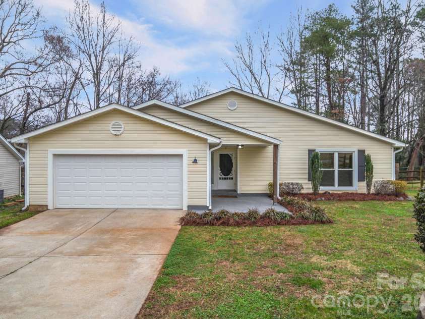 9357 Aylesbury Lane, Mint Hill, NC 28227.  MLS# CAR4353783, YatesRealty ID 3515. 