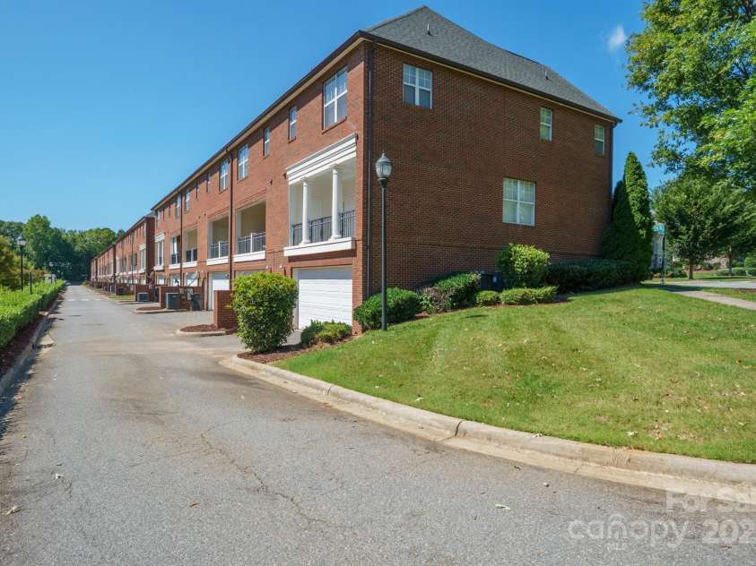 103 Steinbeck Way, Mooresville, NC 28117.  MLS# CAR4302020, YatesRealty ID 35150. 