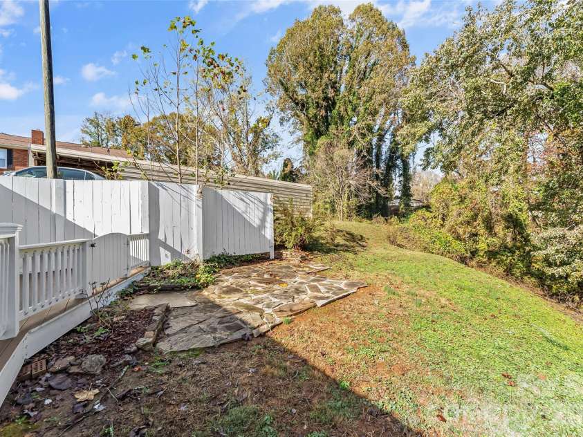 325 Dogwood Lane, Marion, NC 28752.  MLS# CAR4392988, YatesRealty ID 35150. 