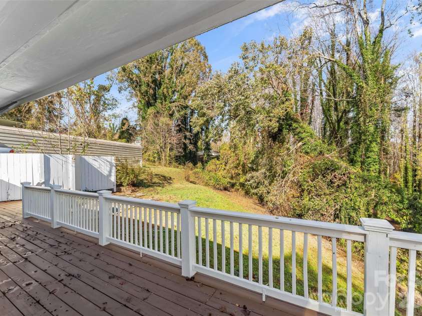 325 Dogwood Lane, Marion, NC 28752.  MLS# CAR4392988, YatesRealty ID 35150. 