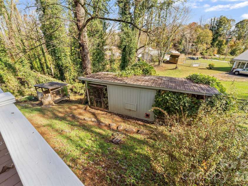 325 Dogwood Lane, Marion, NC 28752.  MLS# CAR4392988, YatesRealty ID 35150. 