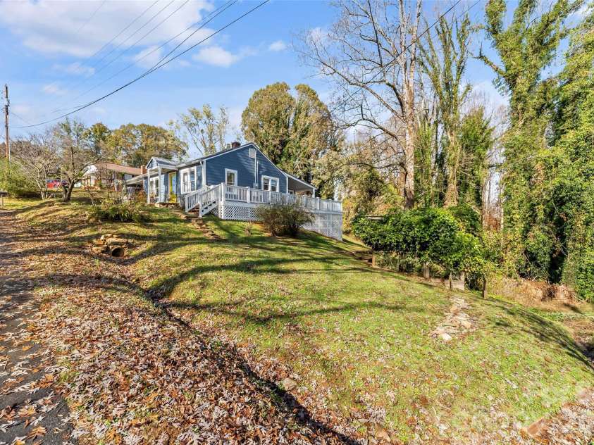 325 Dogwood Lane, Marion, NC 28752.  MLS# CAR4392988, YatesRealty ID 35150. 