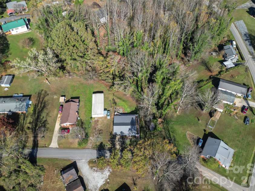 325 Dogwood Lane, Marion, NC 28752.  MLS# CAR4392988, YatesRealty ID 35150. 