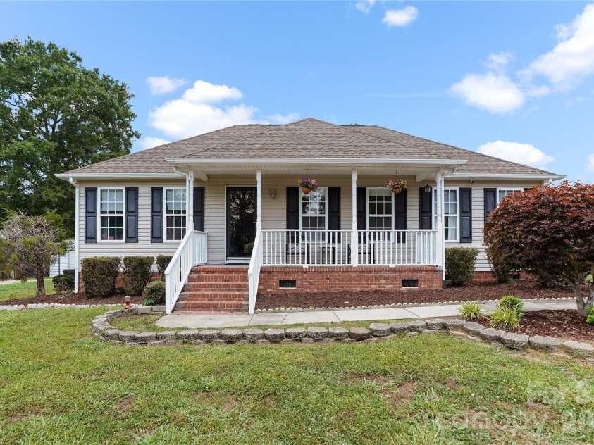 1668 Quail Rush Drive, Rock Hill, SC 29730.  MLS# CAR4393816, YatesRealty ID 35151. 