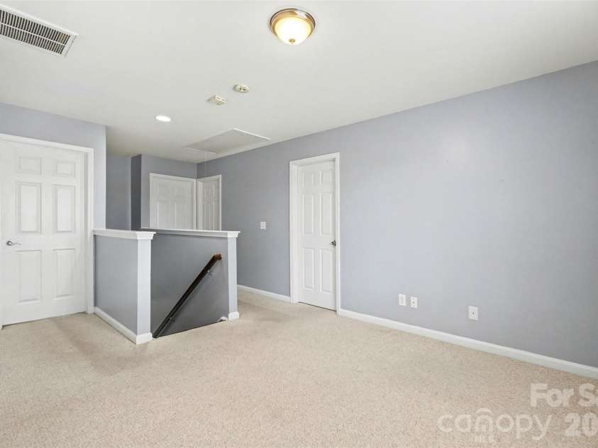 11001 Dulin Creek Boulevard, Charlotte, NC 28215.  MLS# CAR4287097, YatesRealty ID 35152. Landing Area