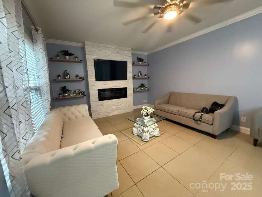 11001 Dulin Creek Boulevard, Charlotte, NC 28215.  MLS# CAR4287097, YatesRealty ID 35152. Living Room