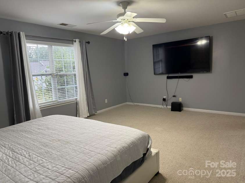 11001 Dulin Creek Boulevard, Charlotte, NC 28215.  MLS# CAR4287097, YatesRealty ID 35152. Main Bedroom