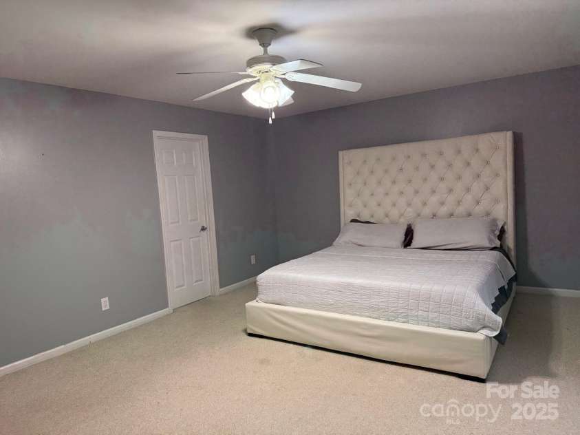 11001 Dulin Creek Boulevard, Charlotte, NC 28215.  MLS# CAR4287097, YatesRealty ID 35152. Main Bedroom