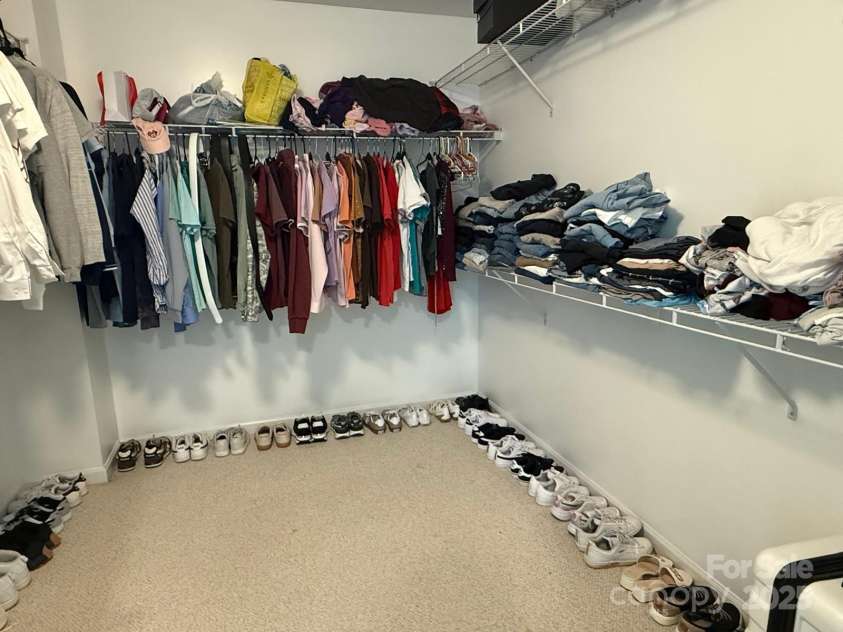 11001 Dulin Creek Boulevard, Charlotte, NC 28215.  MLS# CAR4287097, YatesRealty ID 35152. Main Walk In Closet